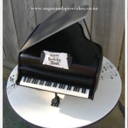 Baby Grand Piano Cake $375